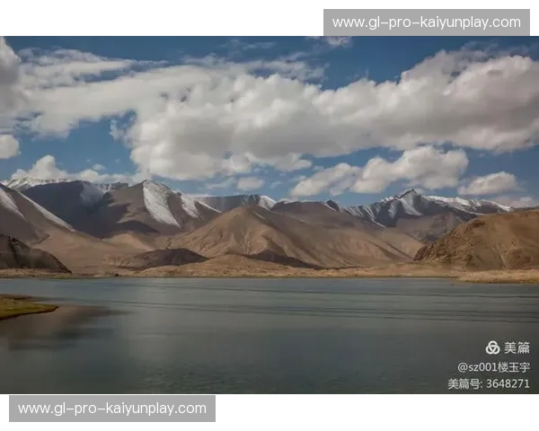 群马县:山峦叠嶂间的静谧与活力,一览福冈的都市脉搏